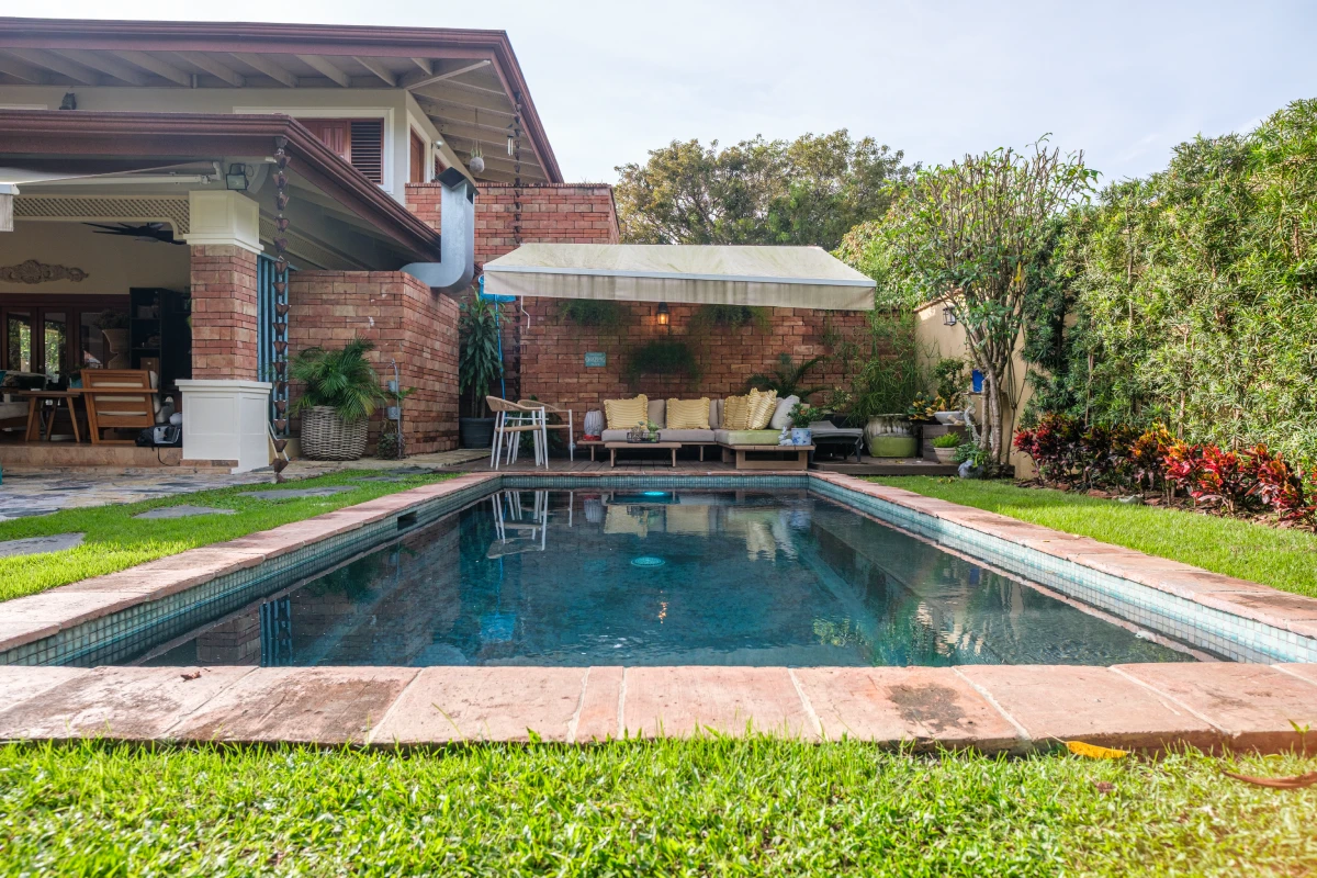 HOUSE 1